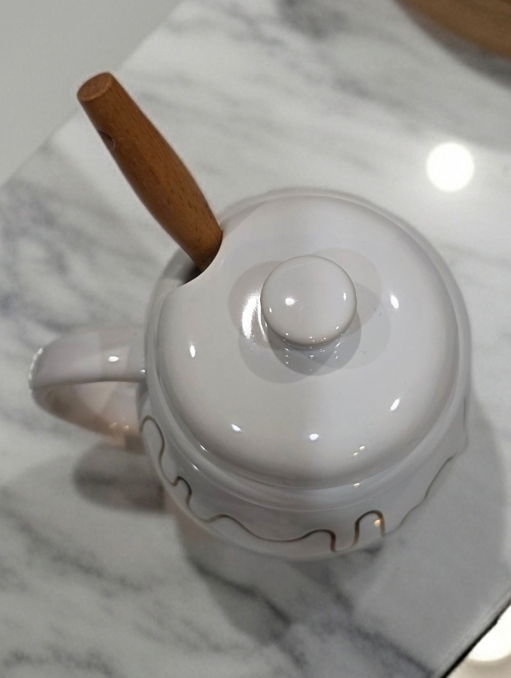 651. Disney Christopher Robin Movie Promotional Honey Pot & Dipper Set - Picture 3 of 4